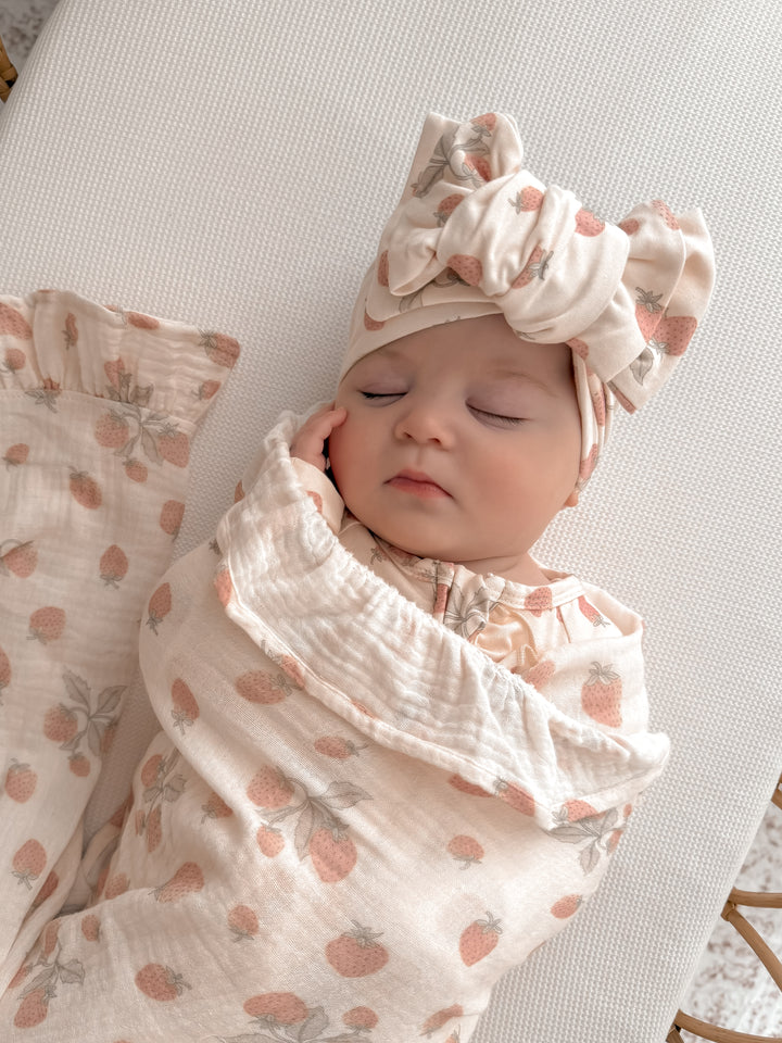 Frill Muslin Blanket | Strawberries