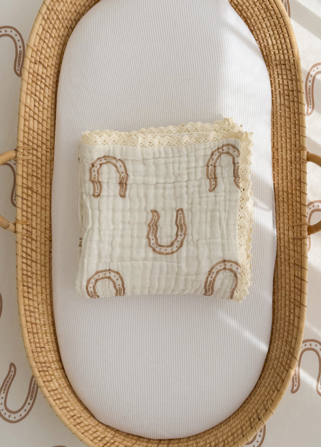 Gauze Lace Blanket | Horse Shoe