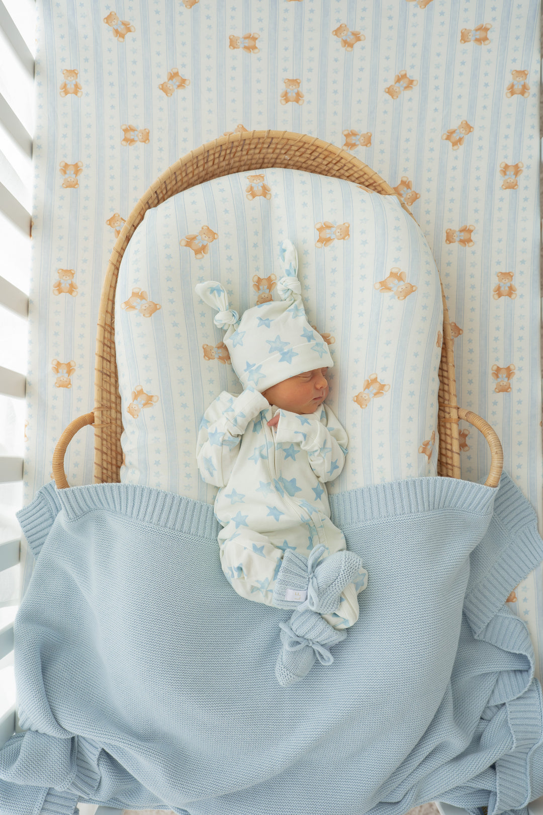 Heirloom Border Knit Blanket | Sky Blue