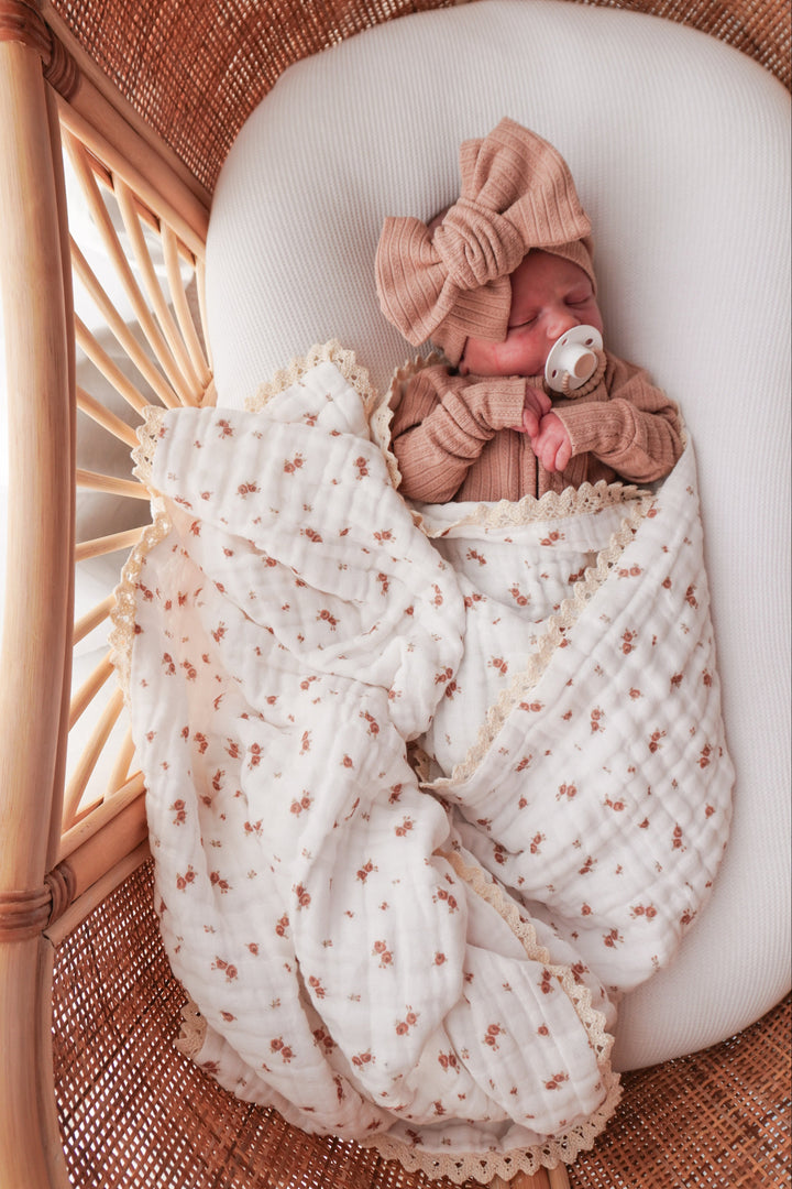 Gauze Lace Blanket | Teddy Meadow