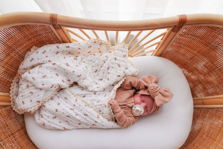 Gauze Lace Blanket | Teddy Meadow
