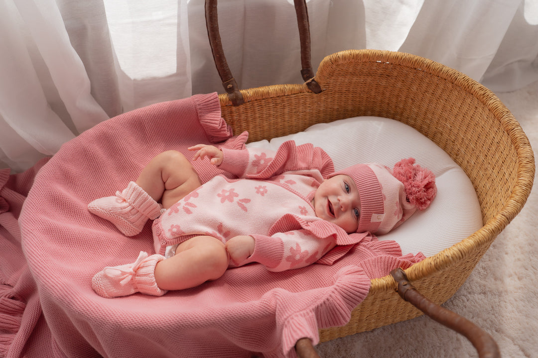 Frill Knit Blanket | Strawberry