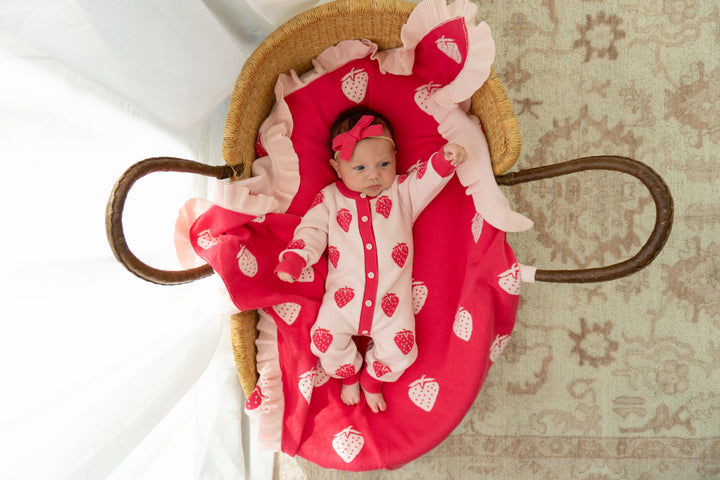 Frill Knit Blanket | Strawberries