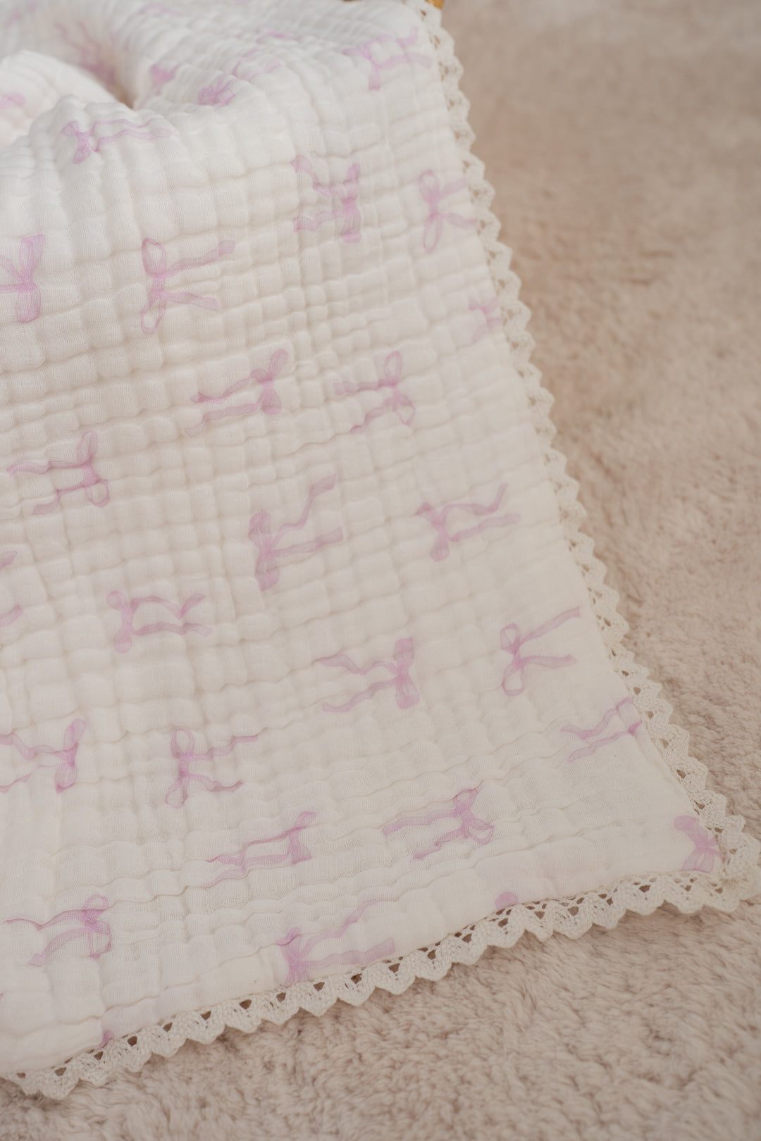 Gauze Lace Blanket | Lilac Bows