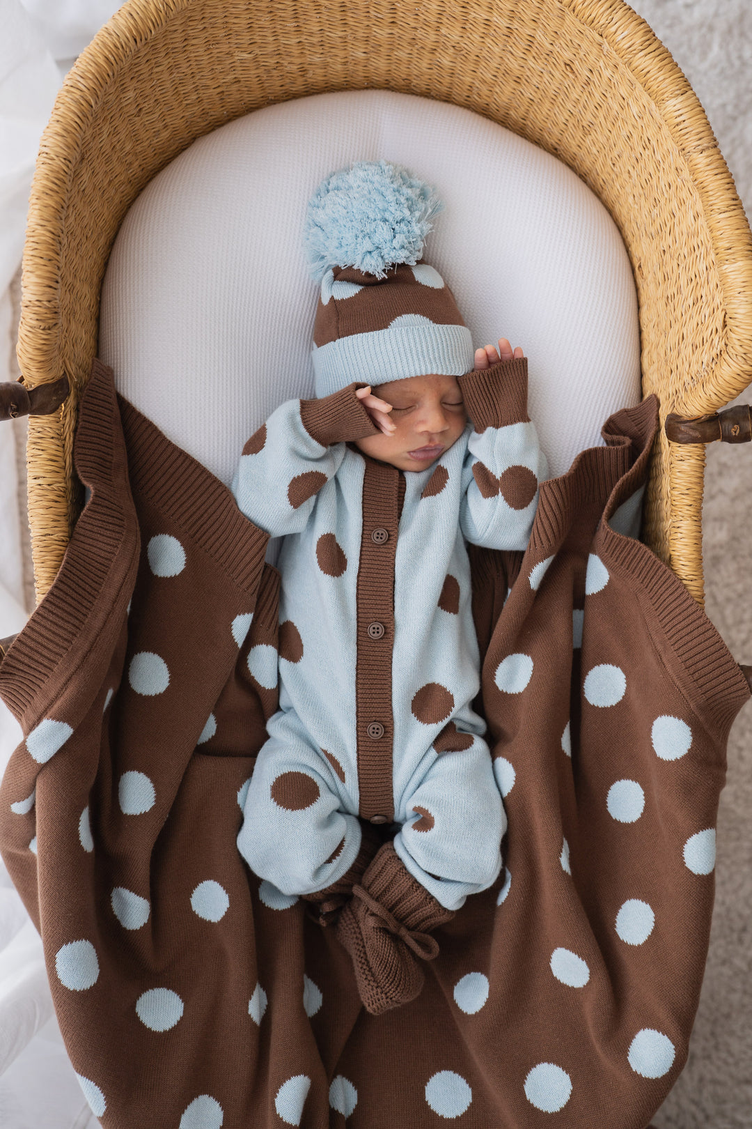 Knit Blanket | Choc Blue Polka