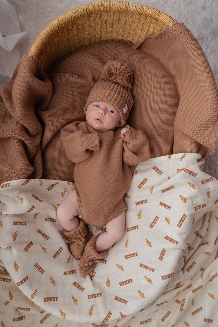 Knitted Pom Beanie | Chestnut