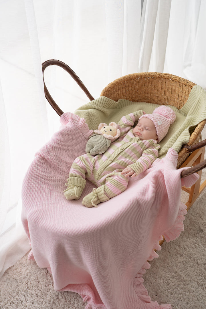 Frill Knit Blanket | Strawberry Milk