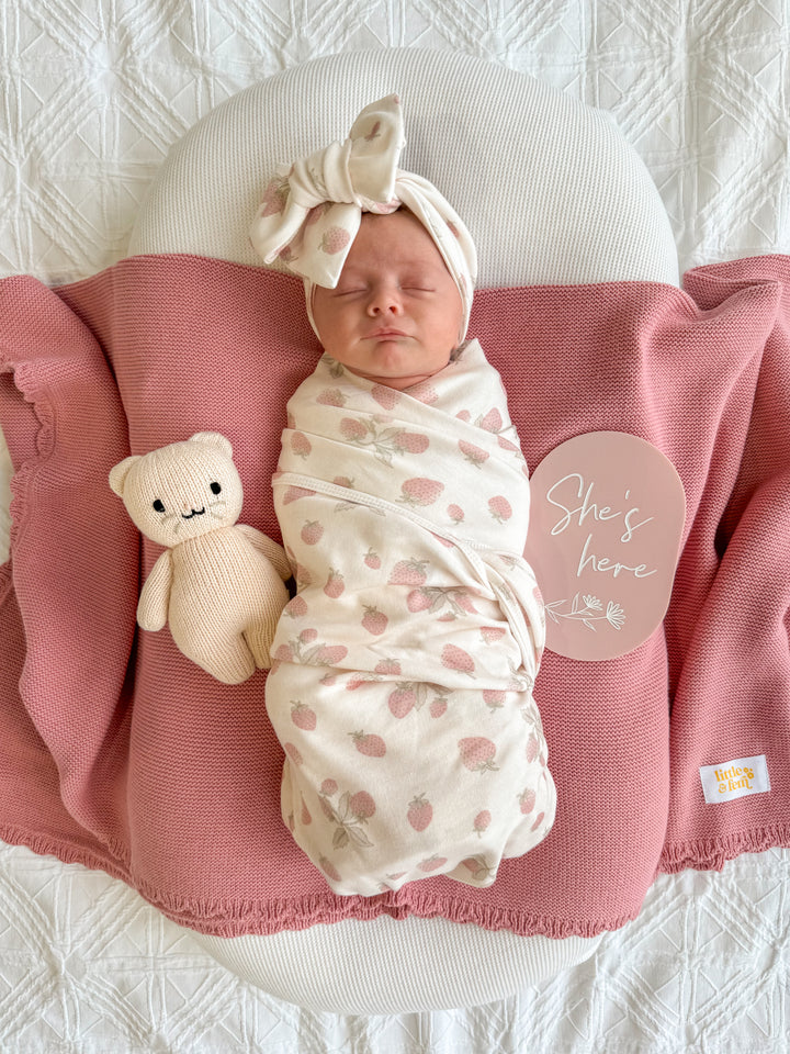 Heirloom Knit Blanket | Strawberry